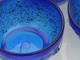 琉球ガラスの瑠璃色のお椀