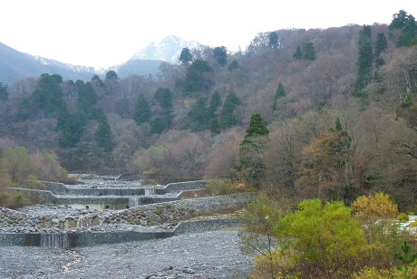大山寺橋から見た三鈷峰